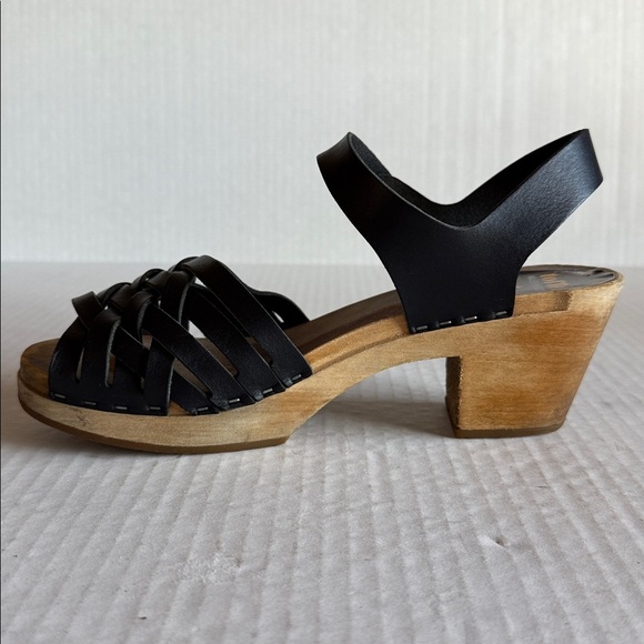 Swedish Hasbeens Black Woven Sandal Clogs - Picture 4 of 15